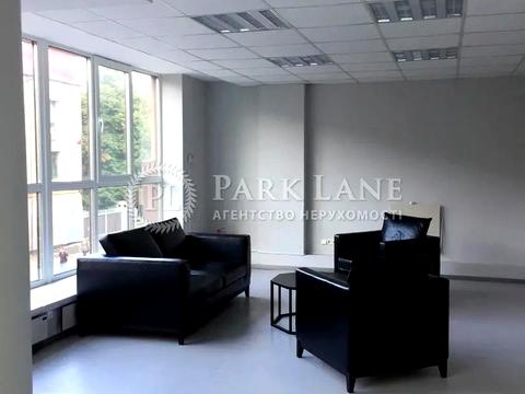 комерційна за адресою Жилянська вул., 59