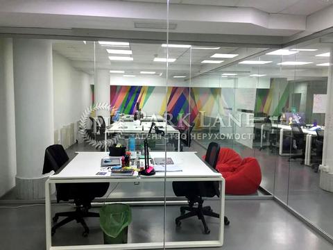 комерційна за адресою Жилянська вул., 59