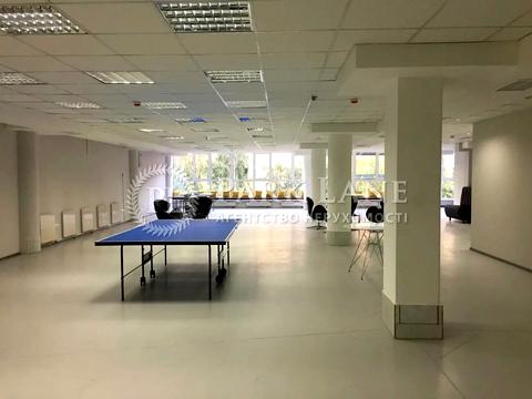 комерційна за адресою Жилянська вул., 59