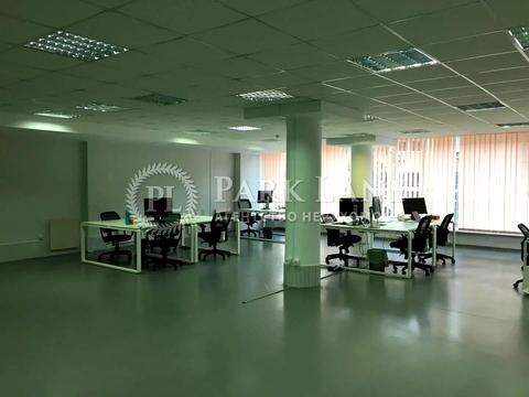 комерційна за адресою Жилянська вул., 59