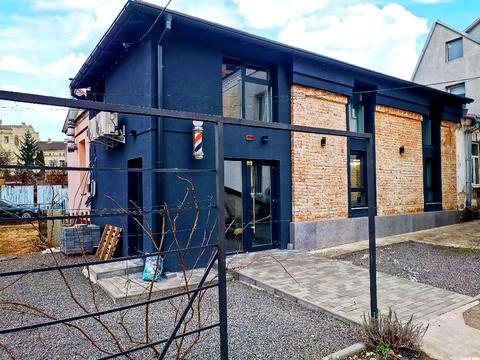 комерційна за адресою Грушевського вул., 57
