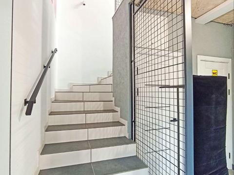 комерційна за адресою Грушевського вул., 57