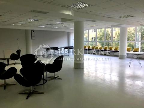 комерційна за адресою Жилянська вул., 59