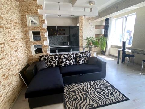 квартира за адресою Дніпровська набережна вул., 1-А