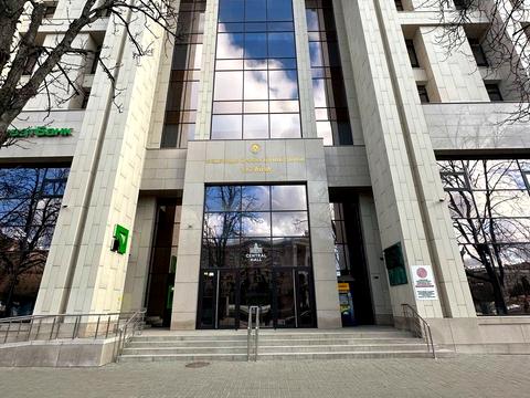 комерційна за адресою Майдан Незалежності, 2