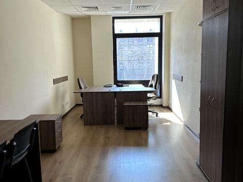 коммерческая по адресу майдан Незалежності пл., 2