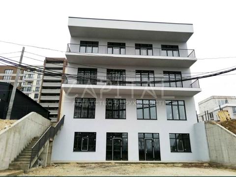 комерційна за адресою Практична вул., 3