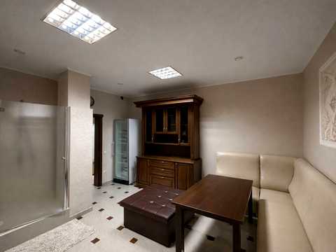 комерційна за адресою Львів, Райдужна вул., 23