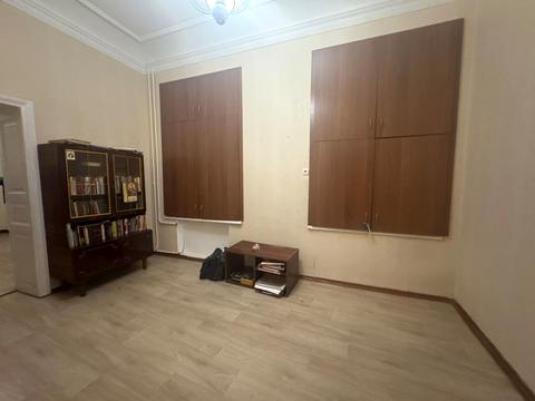 комерційна за адресою Софіївська вул., 10