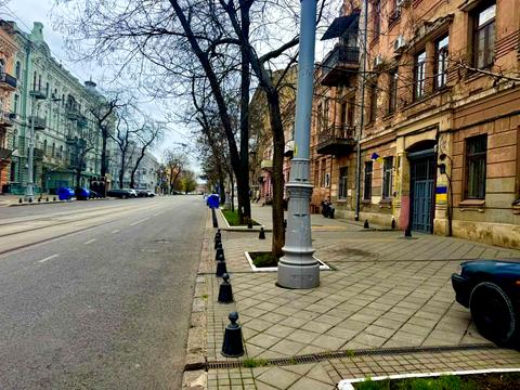 комерційна за адресою Софіївська вул., 10