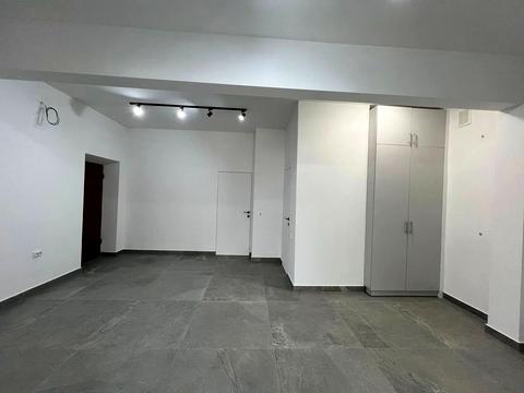 комерційна за адресою Джохара Дудаєва вул., 5