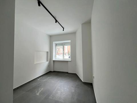 комерційна за адресою Джохара Дудаєва вул., 5