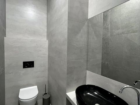 комерційна за адресою Джохара Дудаєва вул., 5