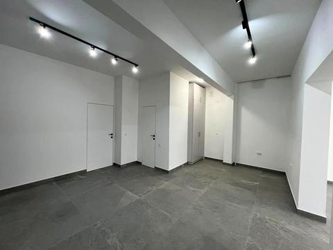 комерційна за адресою Джохара Дудаєва вул., 5