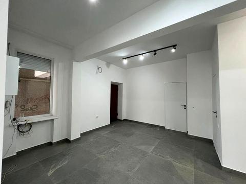 комерційна за адресою Джохара Дудаєва вул., 5