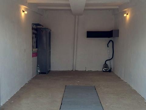 паркомісце за адресою Степана Бандери вул., 63/1Б