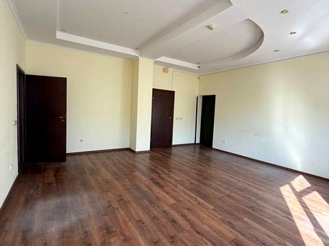 комерційна за адресою Пекарська вул., 7