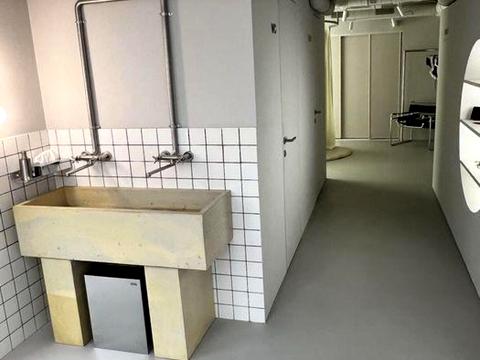 комерційна за адресою Басейна вул., 1/2