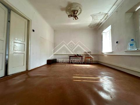 будинок за адресою Володимира Винниченка вул. (Свердлова)