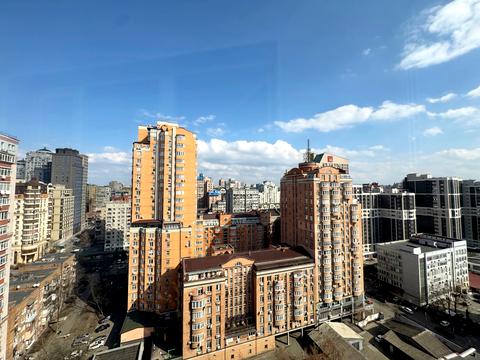 квартира за адресою В'ячеслава Чорновола вул., 25