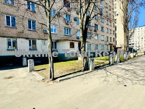 кімната за адресою Київ, Йорданська вул. (Лайоша Гавро), 14-А