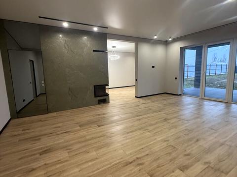 будинок за адресою Молодіжна вул.