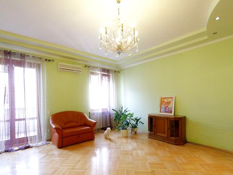 квартира за адресою Олександра Олеся вул., 25в