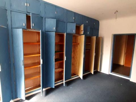 комерційна за адресою Академіка Євгена Лазаренка вул., 4б