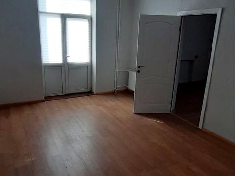 комерційна за адресою Академіка Євгена Лазаренка вул., 4б