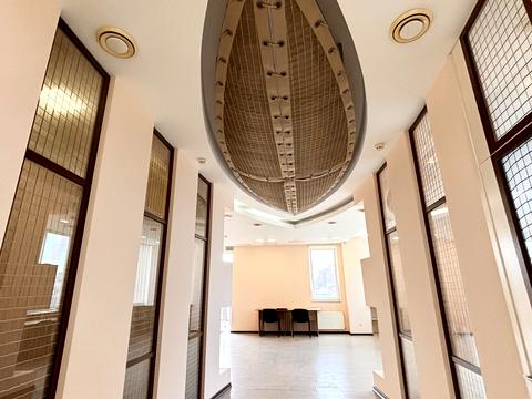 комерційна за адресою Королеви Єлизавети ІІ вул. (Глинки), 7