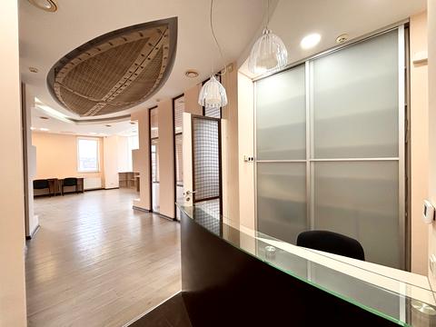 комерційна за адресою Королеви Єлизавети ІІ вул. (Глинки), 7