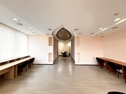 комерційна за адресою Королеви Єлизавети ІІ вул. (Глинки), 7