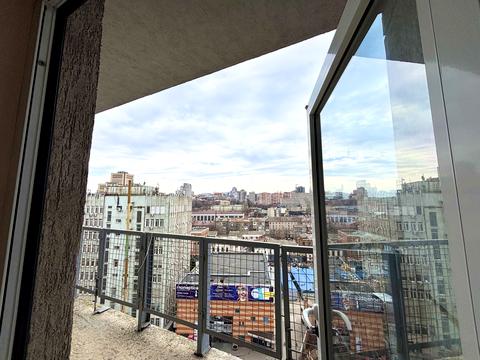 комерційна за адресою Королеви Єлизавети ІІ вул. (Глинки), 7