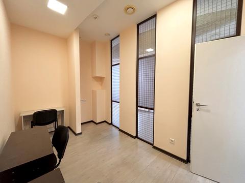 комерційна за адресою Королеви Єлизавети ІІ вул. (Глинки), 7