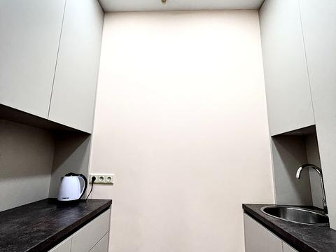 комерційна за адресою Королеви Єлизавети ІІ вул. (Глинки), 7