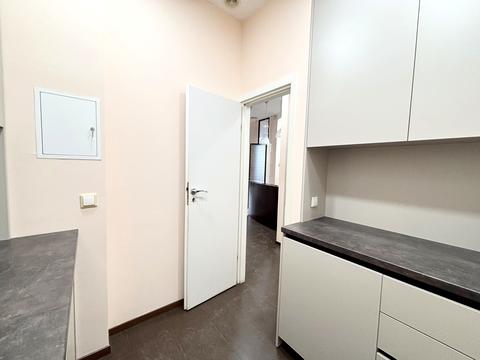 комерційна за адресою Королеви Єлизавети ІІ вул. (Глинки), 7