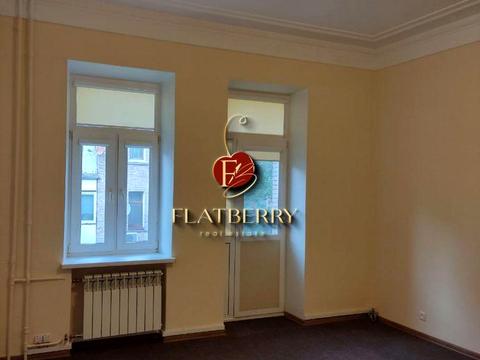 комерційна за адресою Інститутська вул., 19-Б