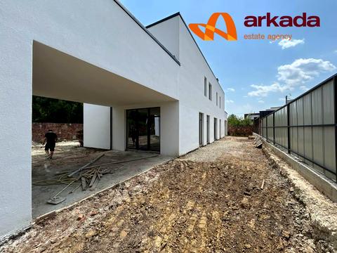 будинок за адресою Івасюка вул.