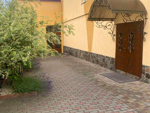 комерційна за адресою Сонячна, 1