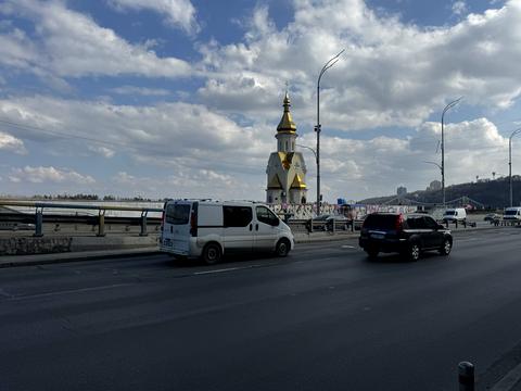 комерційна за адресою Набережно-Хрещатицька вул., 21