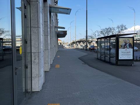 комерційна за адресою Набережно-Хрещатицька вул., 21