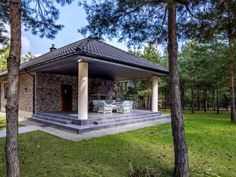 дом по адресу Квітнева