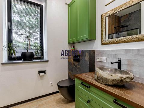 дом по адресу Квітнева