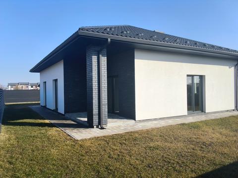 будинок за адресою Спортивна вул.