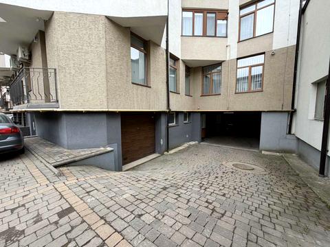 паркомісце за адресою Короля Данила вул., 20А