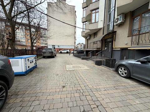 паркомісце за адресою Короля Данила вул., 20А