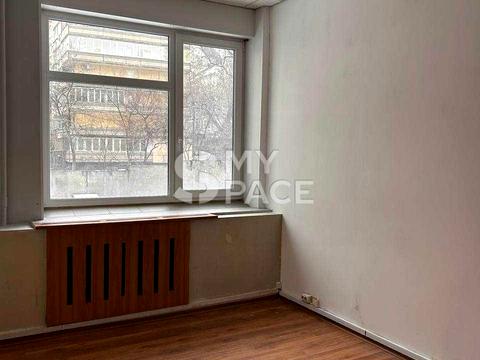 комерційна за адресою Дмитрівська вул., 18/24