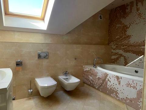 будинок за адресою Молодіжний, 6