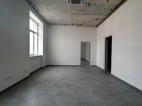 комерційна за адресою Володимира Антоновича вул. (), 102в