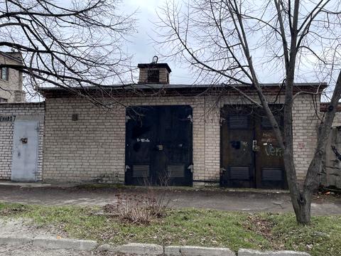 комерційна за адресою Виробнича вул., 7